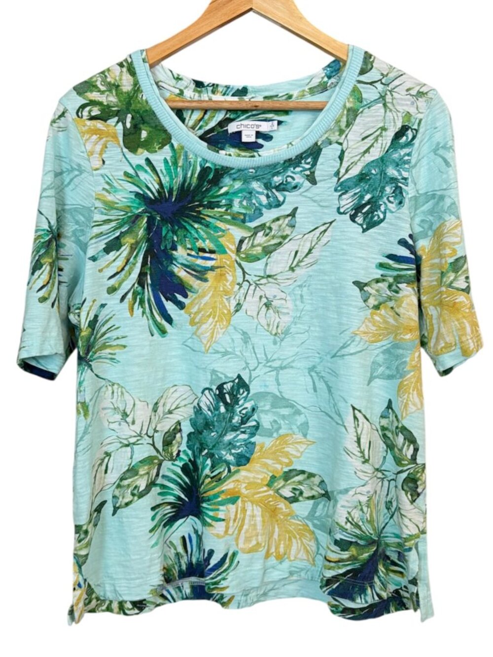 Chico's Tee Size Large (Chico's Size 2) Slub Knit T-Shirt Island Print